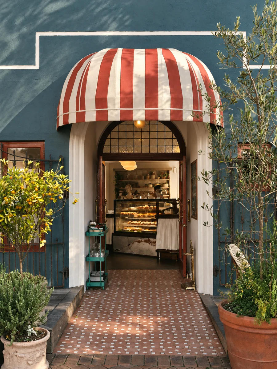 The entrance to Stassano on Grey Street